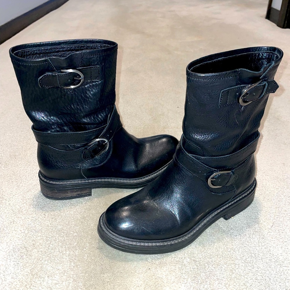 M. Gemi The Motore Pull On Black Leather Boot size 35 US 5/5.5